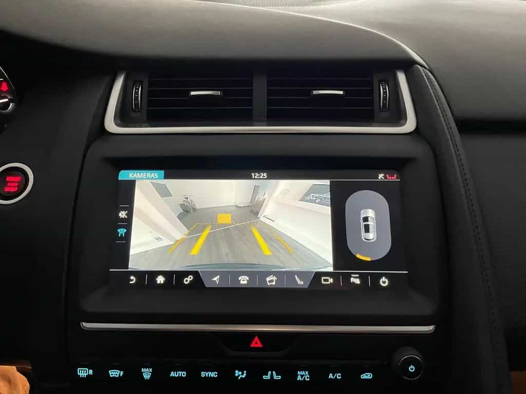 Jaguar E-Pace E-PACE Basis 03/2019-photo-19