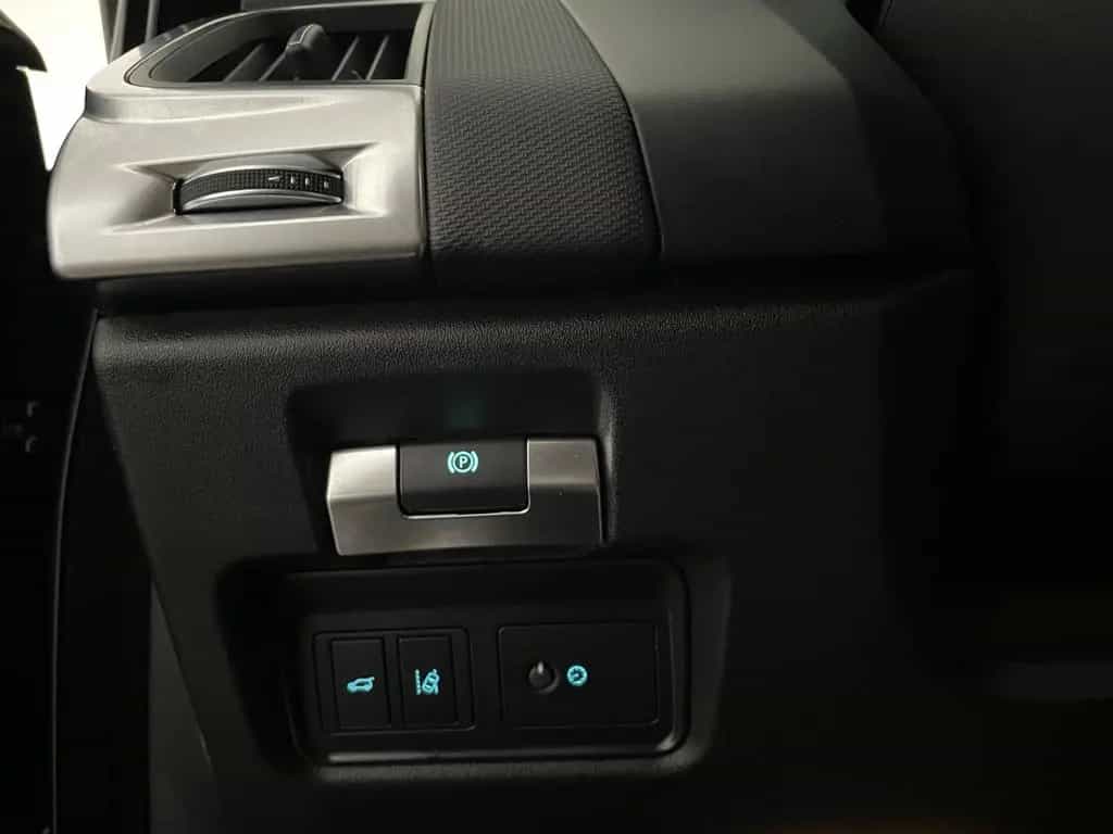Jaguar E-Pace E-PACE Basis 03/2019-photo-21