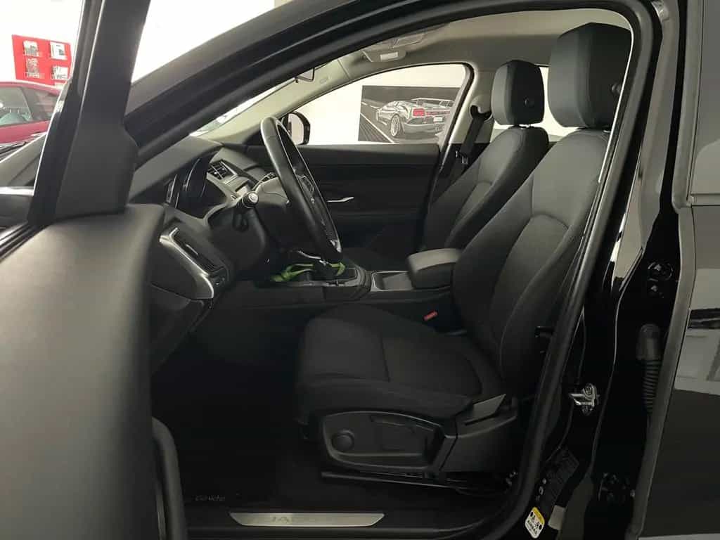 Jaguar E-Pace E-PACE Basis 03/2019-photo-6