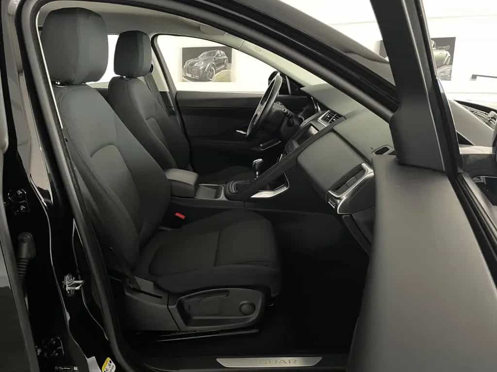 Jaguar E-Pace E-PACE Basis 03/2019-photo-8