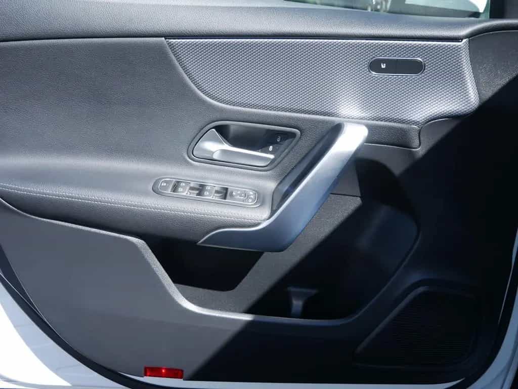 Mercedes-Benz A-Class 220 Progressive SHZ PTS NAVI LED MBUX VOLL-LED 04/2019-photo-19