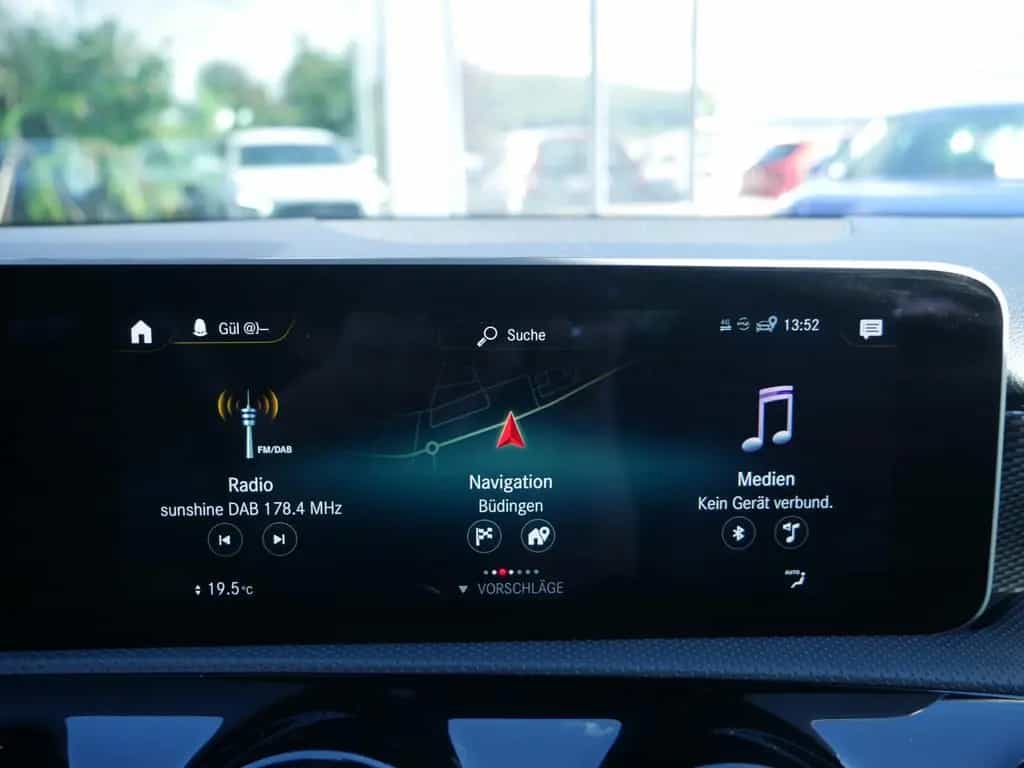 Mercedes-Benz A-Class 220 Progressive SHZ PTS NAVI LED MBUX VOLL-LED 04/2019-photo-9