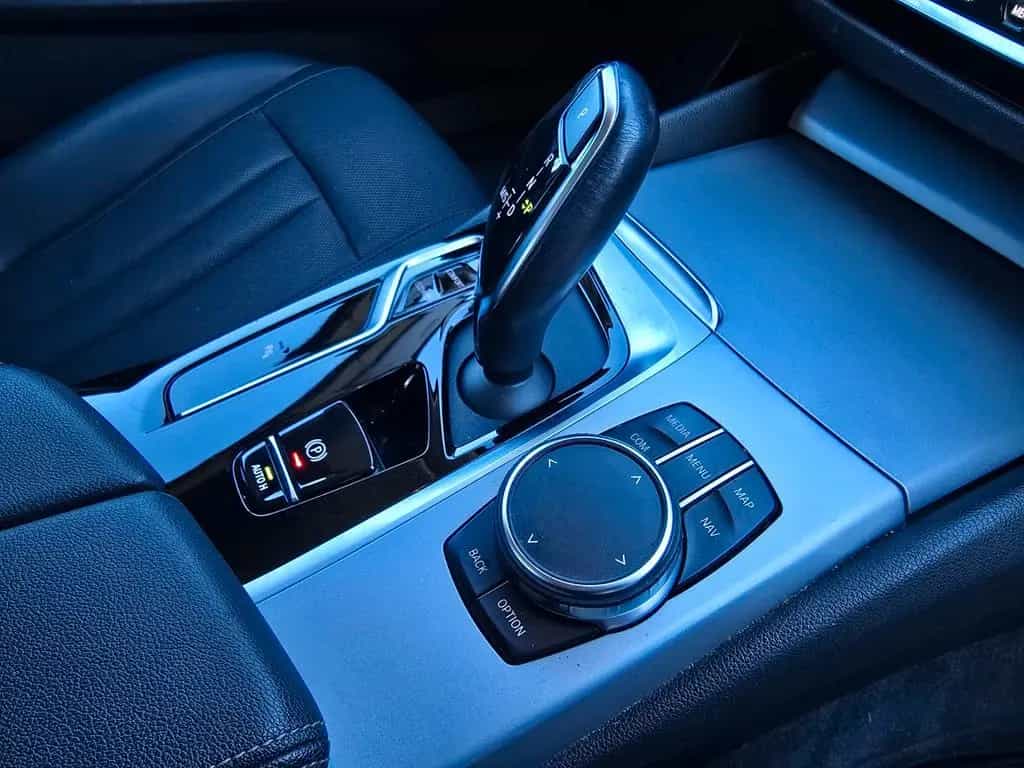 BMW 5 Series 520 d Limousine*AUT*LIVE*NAVI*LEDER*LED*ALU*SHZ* 12/2022-photo-17