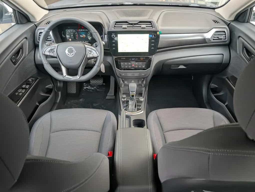 KGM Tivoli Nomad 1,5 null-photo-16