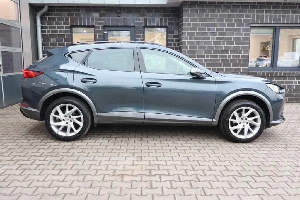 Cupra Formentor Basis LED/Automatik/Navi/2xPDC 11/2023-photo-1