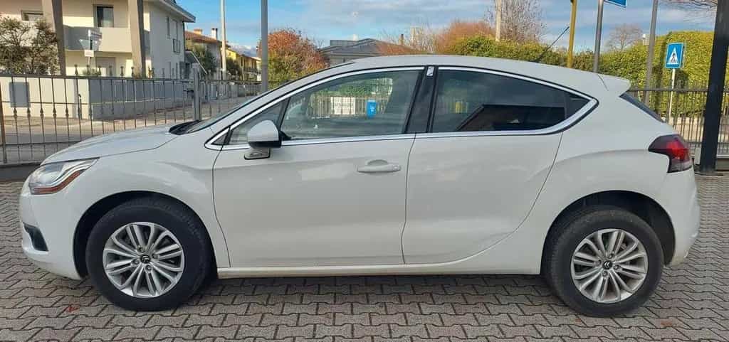 DS Automobiles DS4 Ds DS4 4 1.6 e-HDi 110 airdream Chic 09/2012-photo-3