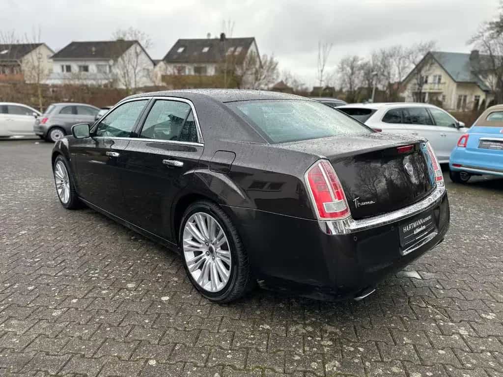 Lancia Thema 3.0 V6 Platinum 20Zoll/Alpine/Shz/Lhz/uvm 05/2013-photo-2