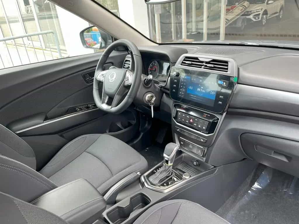 Ssangyong Tivoli 1.5 Quartz 4x4 null-photo-16