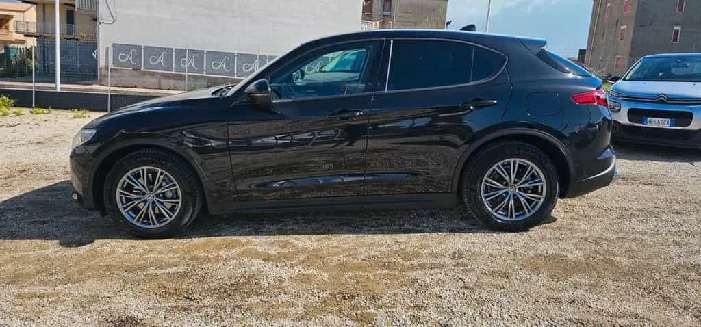 Alfa Romeo Stelvio 2.2 Turbodiesel 160 CV AT8 RW 06/2019-photo-3