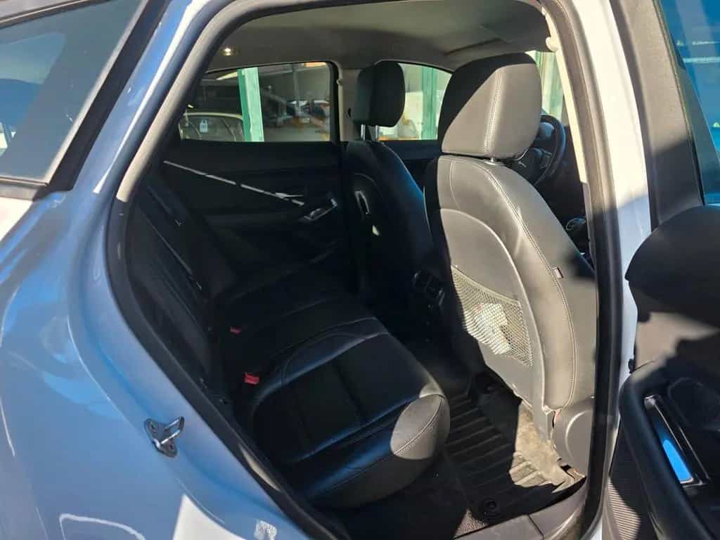 Jaguar E-Pace 2.0D 150 CV R-Dynamic 02/2019-photo-10