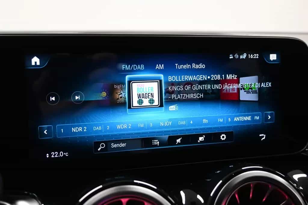 Mercedes-Benz GLB 200 AMG-LINE *KAMERA *LED *WIDE *AHK*CARPLAY 11/2020-photo-24