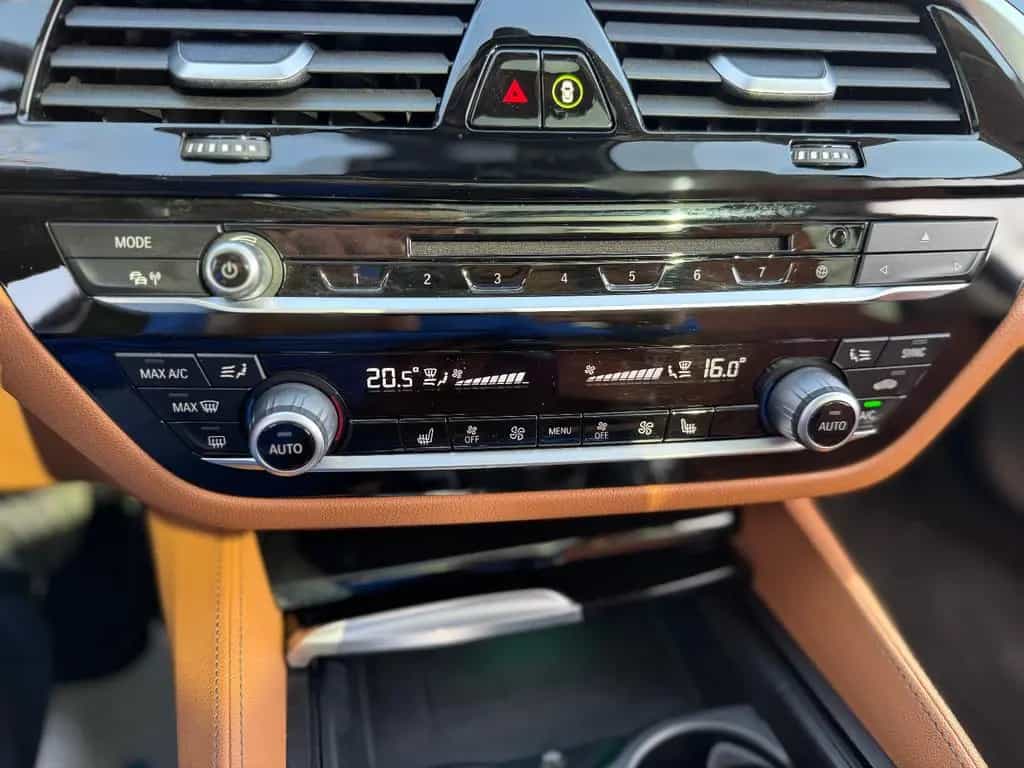 BMW 530 5 Touring 530 i Luxury Line 01/2019-photo-13