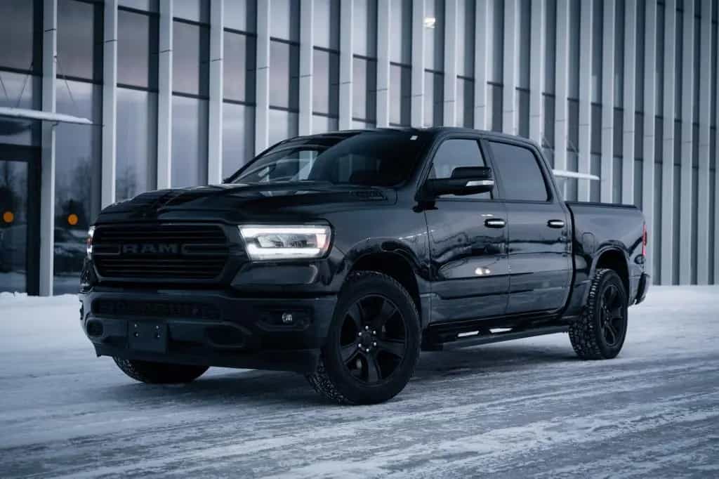Dodge RAM 5,7 Hemi, 4x4, Leder,BLIS,SHZ, Fernstart 07/2021-photo-0