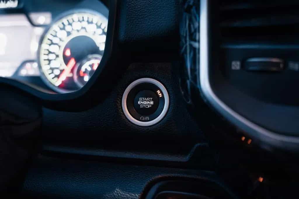 Dodge RAM 5,7 Hemi, 4x4, Leder,BLIS,SHZ, Fernstart 07/2021-photo-12