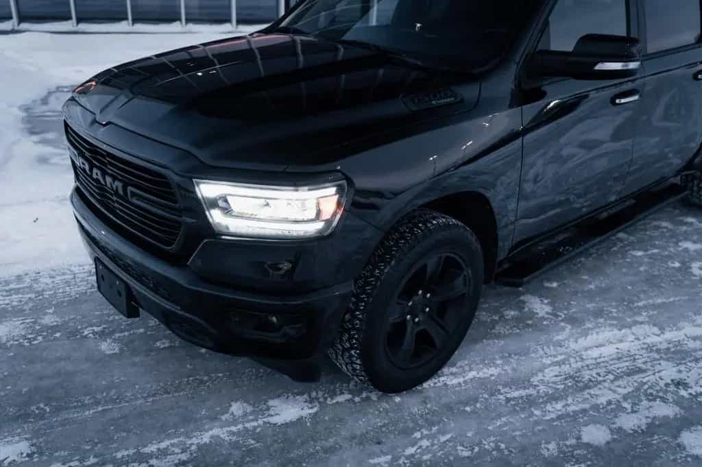 Dodge RAM 5,7 Hemi, 4x4, Leder,BLIS,SHZ, Fernstart 07/2021-photo-2