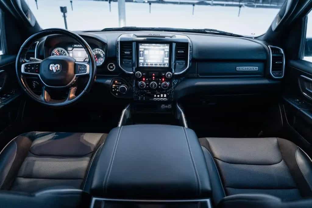 Dodge RAM 5,7 Hemi, 4x4, Leder,BLIS,SHZ, Fernstart 07/2021-photo-24