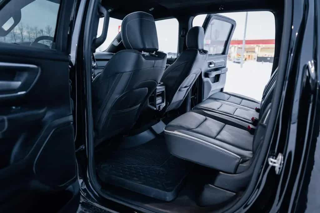 Dodge RAM 5,7 Hemi, 4x4, Leder,BLIS,SHZ, Fernstart 07/2021-photo-26