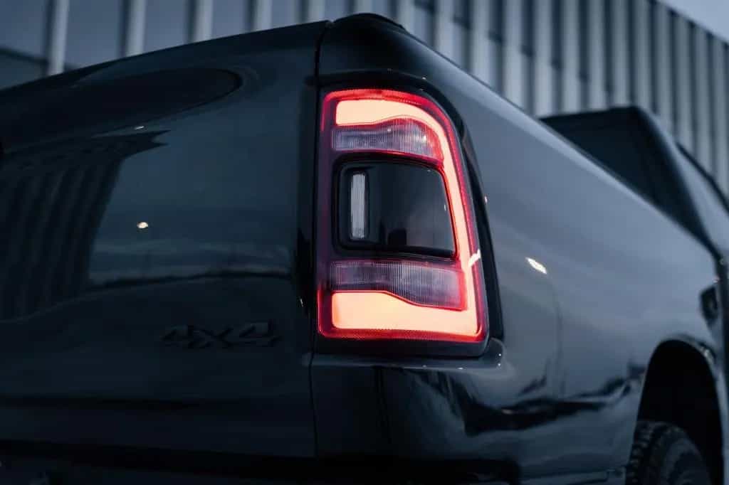 Dodge RAM 5,7 Hemi, 4x4, Leder,BLIS,SHZ, Fernstart 07/2021-photo-32