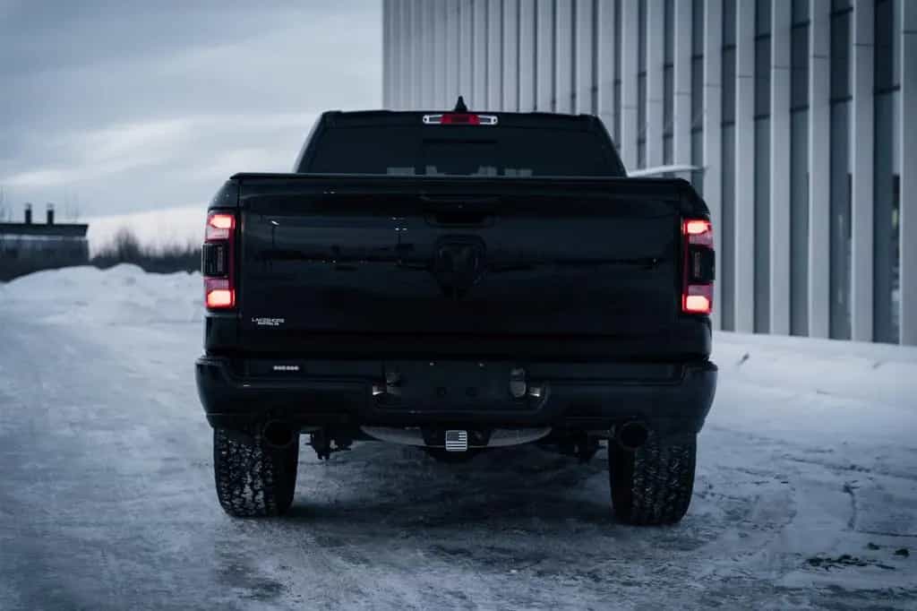 Dodge RAM 5,7 Hemi, 4x4, Leder,BLIS,SHZ, Fernstart 07/2021-photo-38