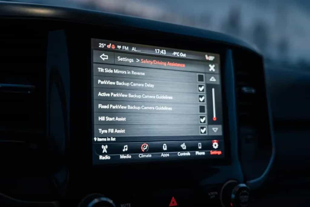 Dodge RAM 5,7 Hemi, 4x4, Leder,BLIS,SHZ, Fernstart 07/2021-photo-7