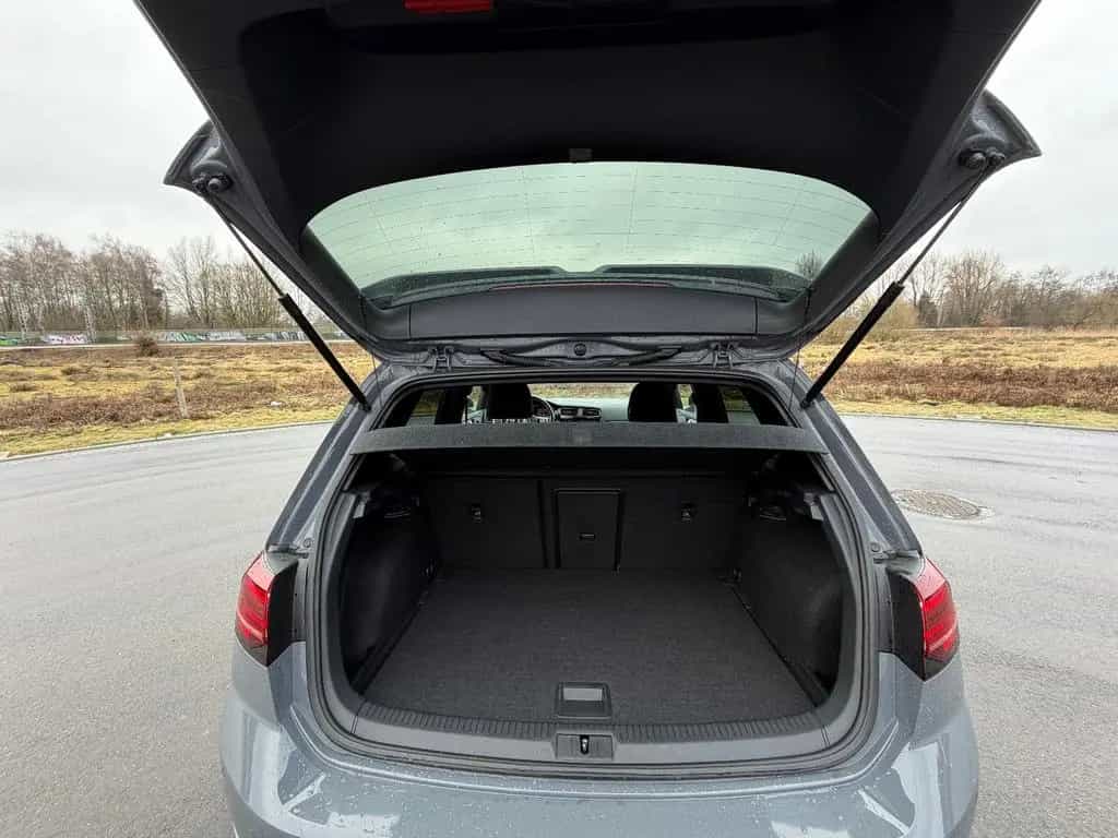 Volkswagen Golf GTI TCR 2.0 TSI, Dynaudio, Discover Pro 09/2019-photo-10