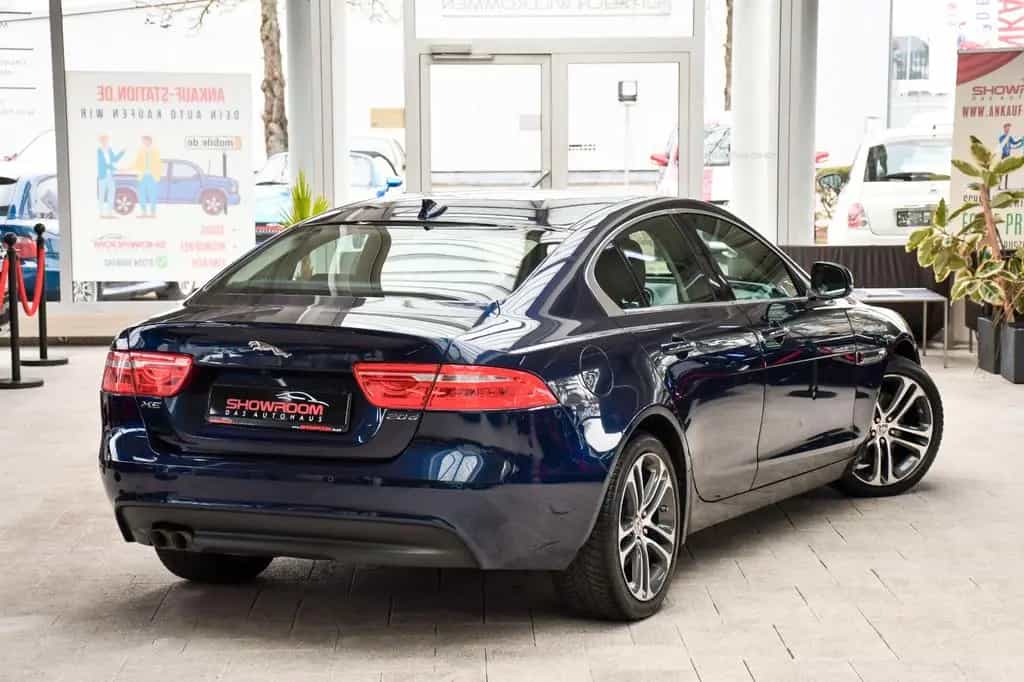 Jaguar XE Prestige Navi Bluetooth Shz Komfort-P. 75tkm! 06/2016-photo-1
