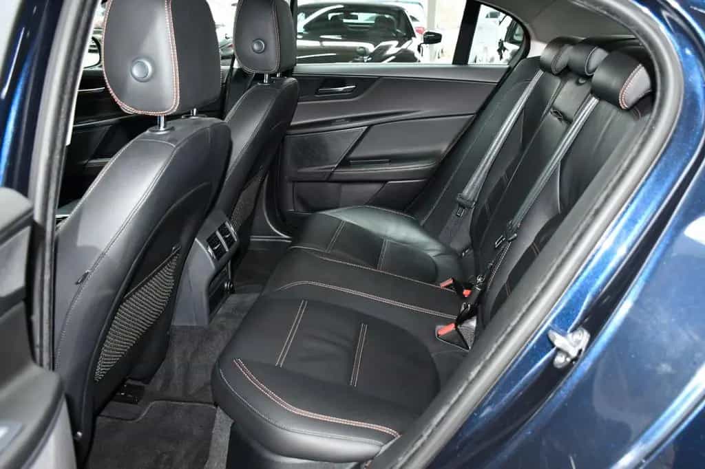 Jaguar XE Prestige Navi Bluetooth Shz Komfort-P. 75tkm! 06/2016-photo-11