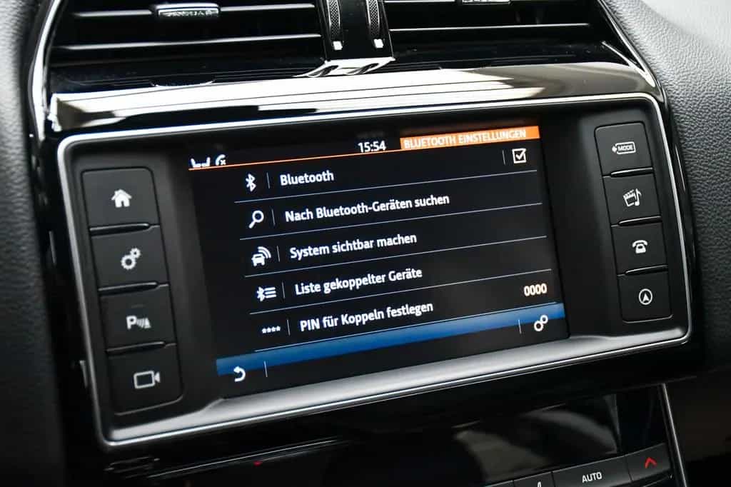 Jaguar XE Prestige Navi Bluetooth Shz Komfort-P. 75tkm! 06/2016-photo-16