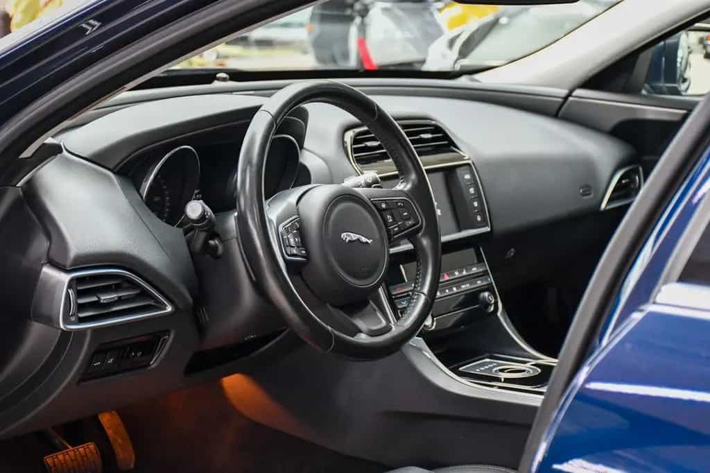 Jaguar XE Prestige Navi Bluetooth Shz Komfort-P. 75tkm! 06/2016-photo-21