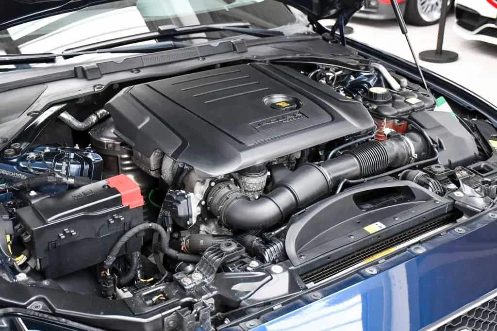 Jaguar XE Prestige Navi Bluetooth Shz Komfort-P. 75tkm! 06/2016-photo-32