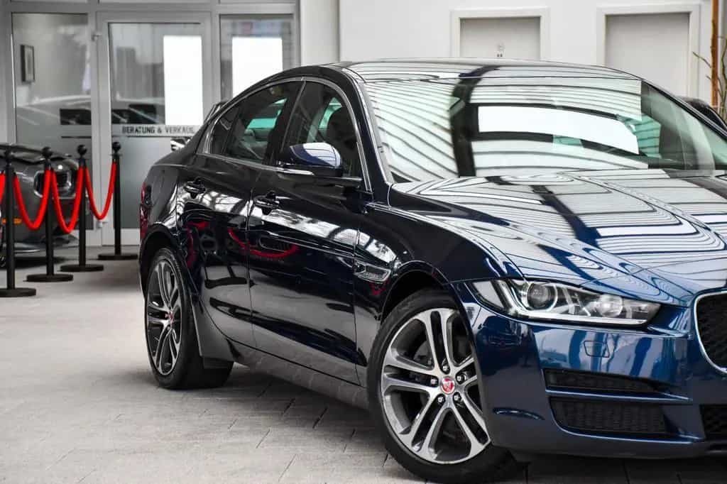 Jaguar XE Prestige Navi Bluetooth Shz Komfort-P. 75tkm! 06/2016-photo-36