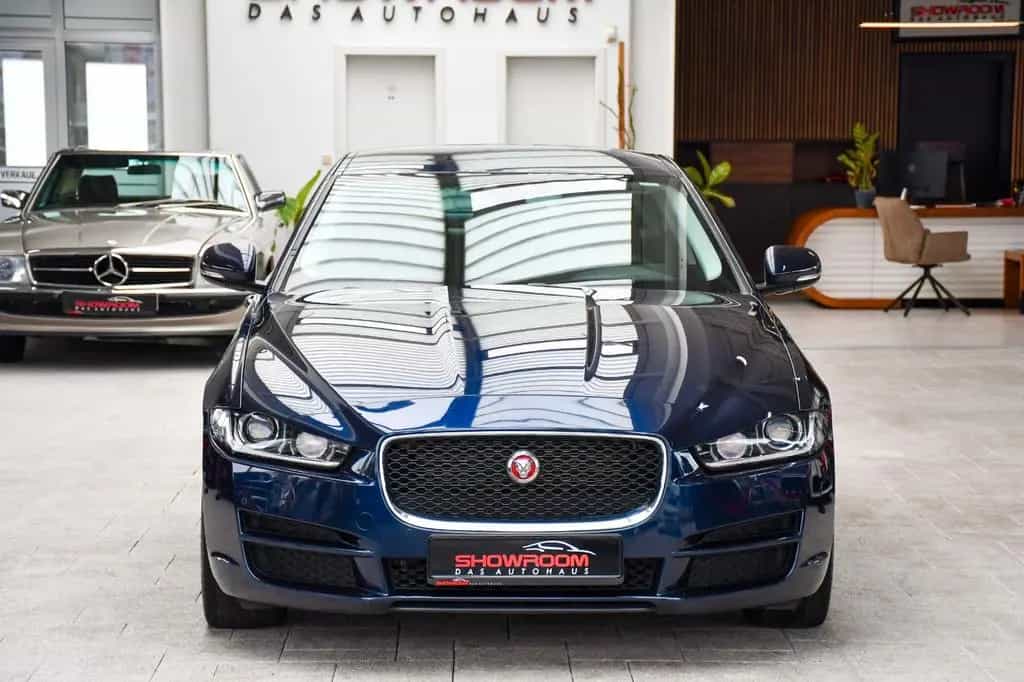 Jaguar XE Prestige Navi Bluetooth Shz Komfort-P. 75tkm! 06/2016-photo-4