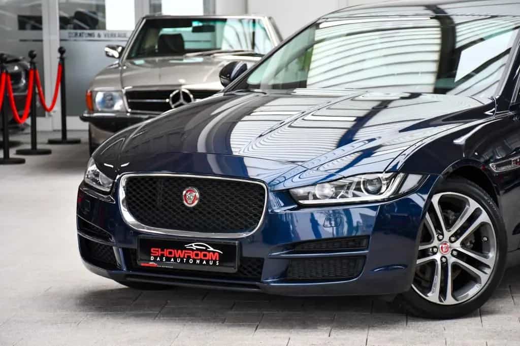 Jaguar XE Prestige Navi Bluetooth Shz Komfort-P. 75tkm! 06/2016-photo-42