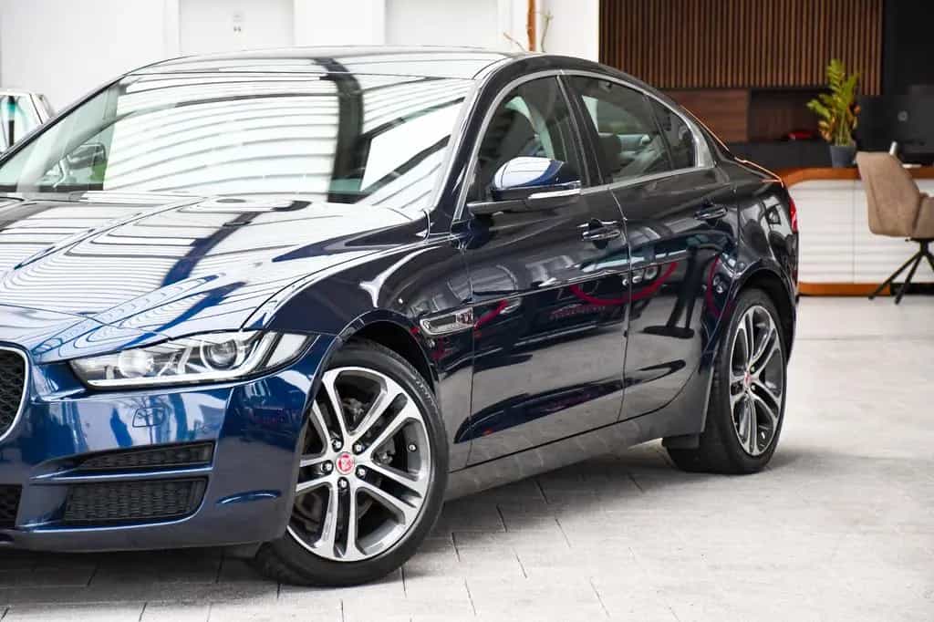 Jaguar XE Prestige Navi Bluetooth Shz Komfort-P. 75tkm! 06/2016-photo-43