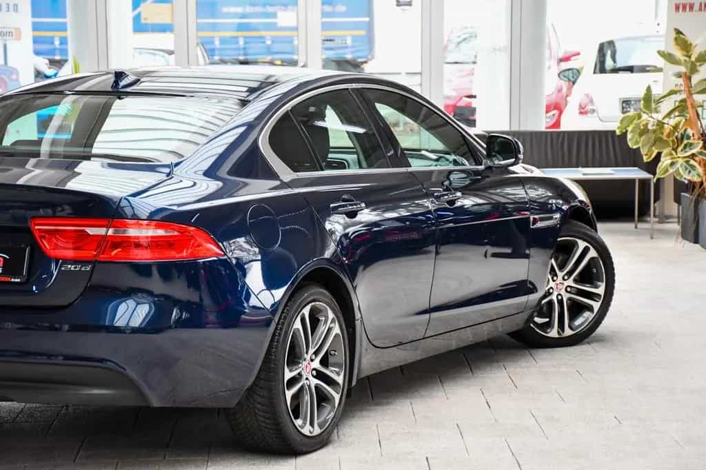 Jaguar XE Prestige Navi Bluetooth Shz Komfort-P. 75tkm! 06/2016-photo-45