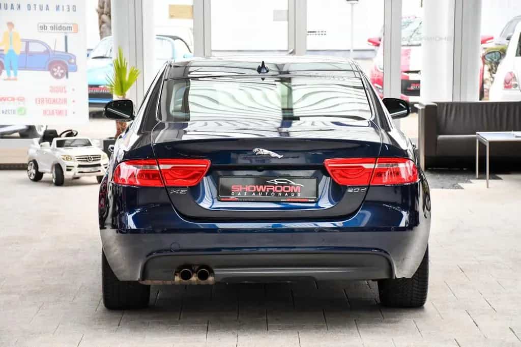 Jaguar XE Prestige Navi Bluetooth Shz Komfort-P. 75tkm! 06/2016-photo-5