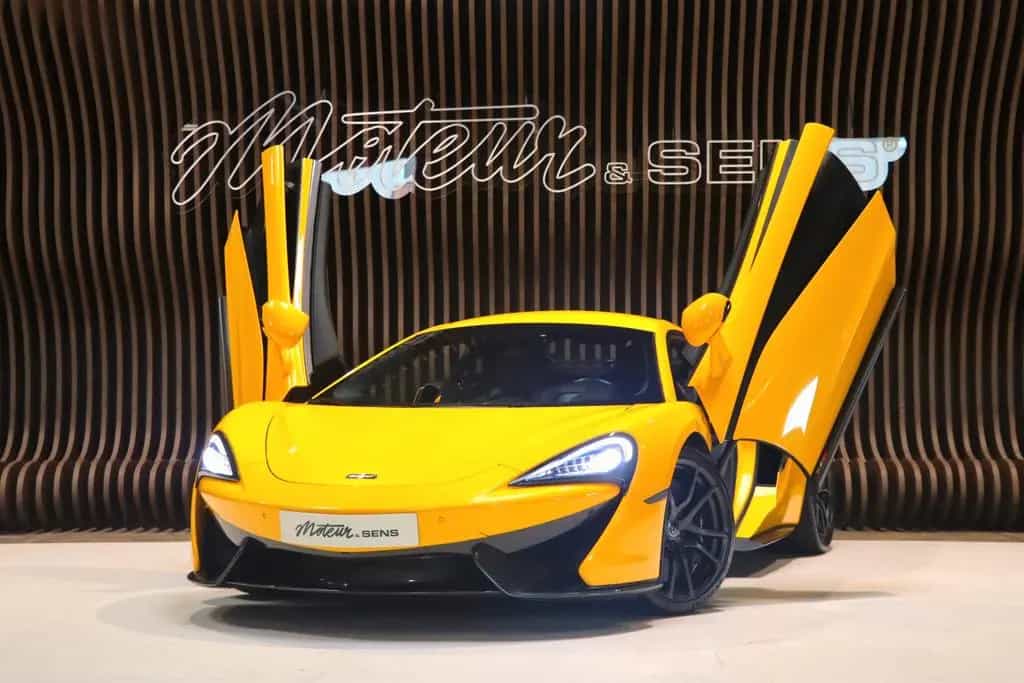 McLaren 570S - Carbon - Lift - B&W - Camera 04/2017-photo-19