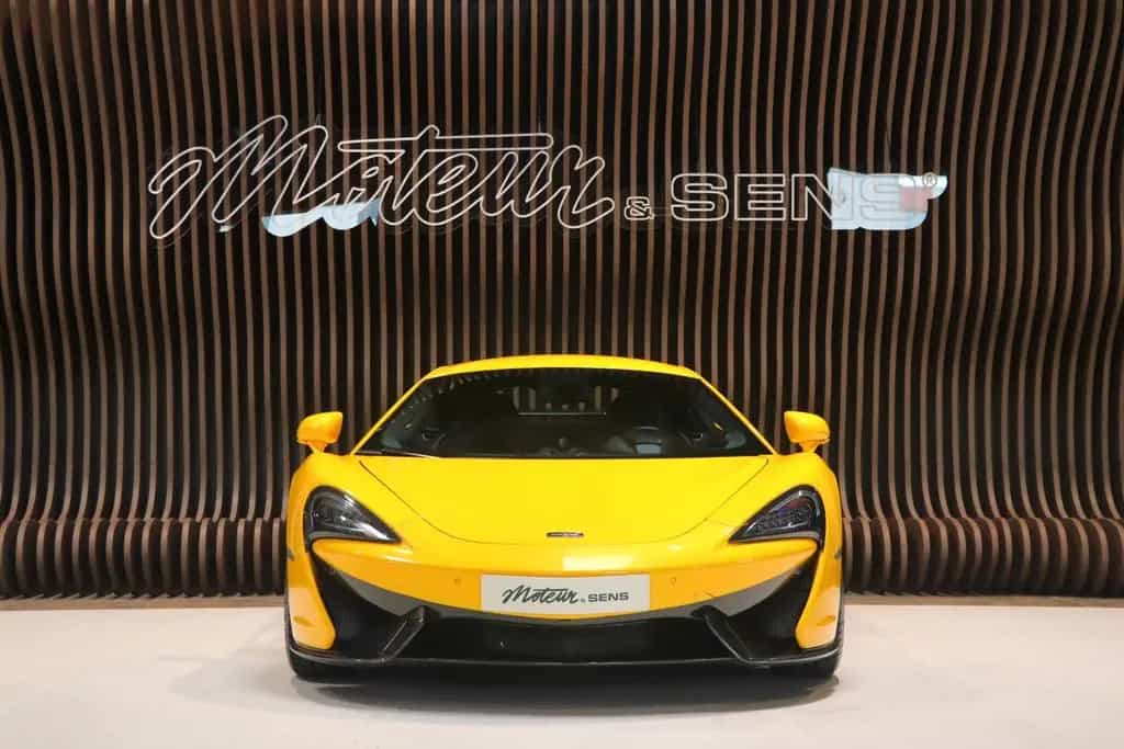 McLaren 570S - Carbon - Lift - B&W - Camera 04/2017-photo-2