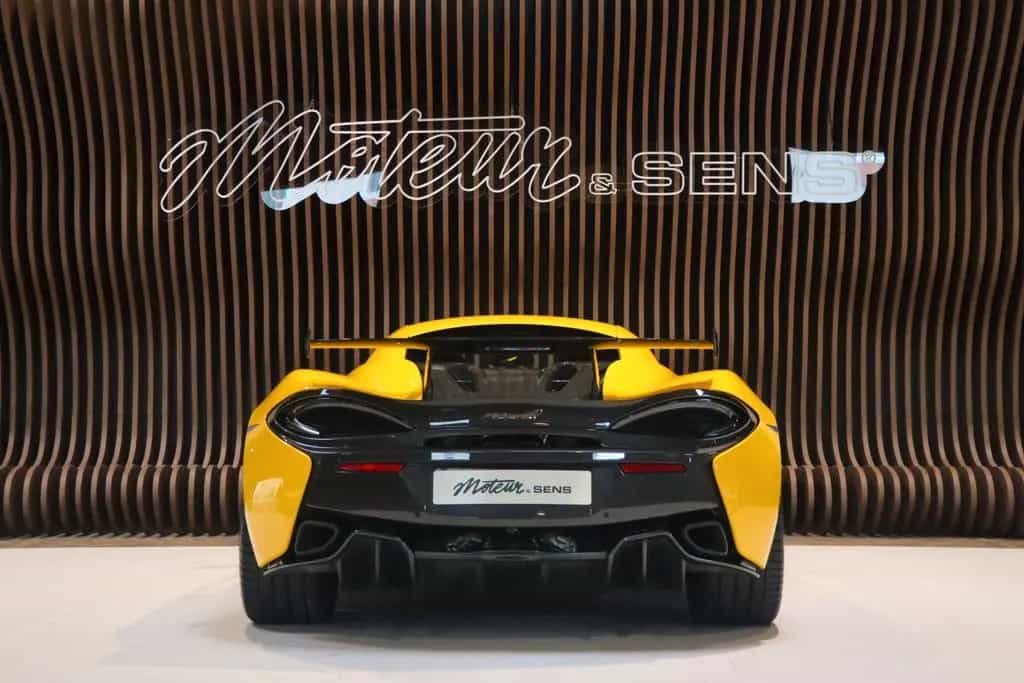 McLaren 570S - Carbon - Lift - B&W - Camera 04/2017-photo-3
