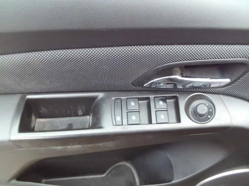 Chevrolet Cruze Hatchback LT 08/2013-photo-17
