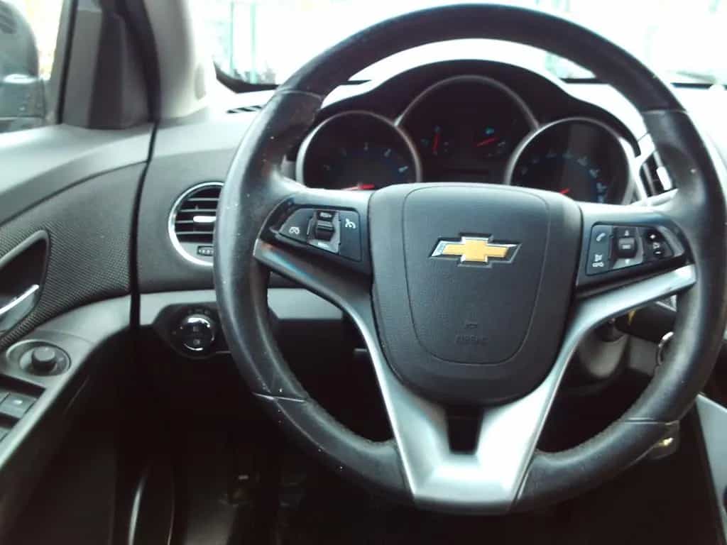 Chevrolet Cruze Hatchback LT 08/2013-photo-9