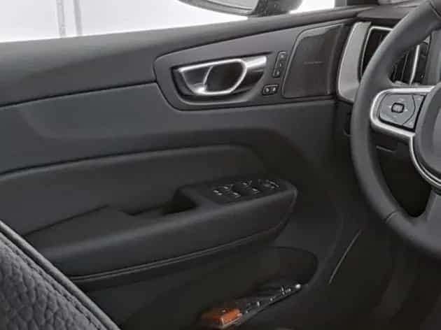 Volvo XC60 Plus Dark AWD*PANOSD*H&K*360°*ACC 07/2025-photo-6