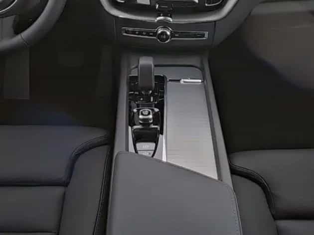 Volvo XC60 Plus Dark AWD*PANOSD*H&K*360°*ACC 07/2025-photo-8