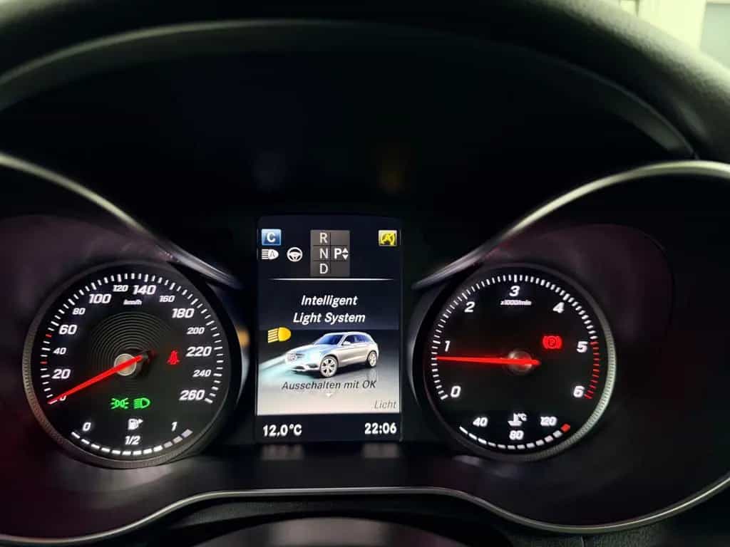 Mercedes-Benz GLC-Class 250d 4Matic*Pano*AHK*Memory Sitze 03/2016-photo-28