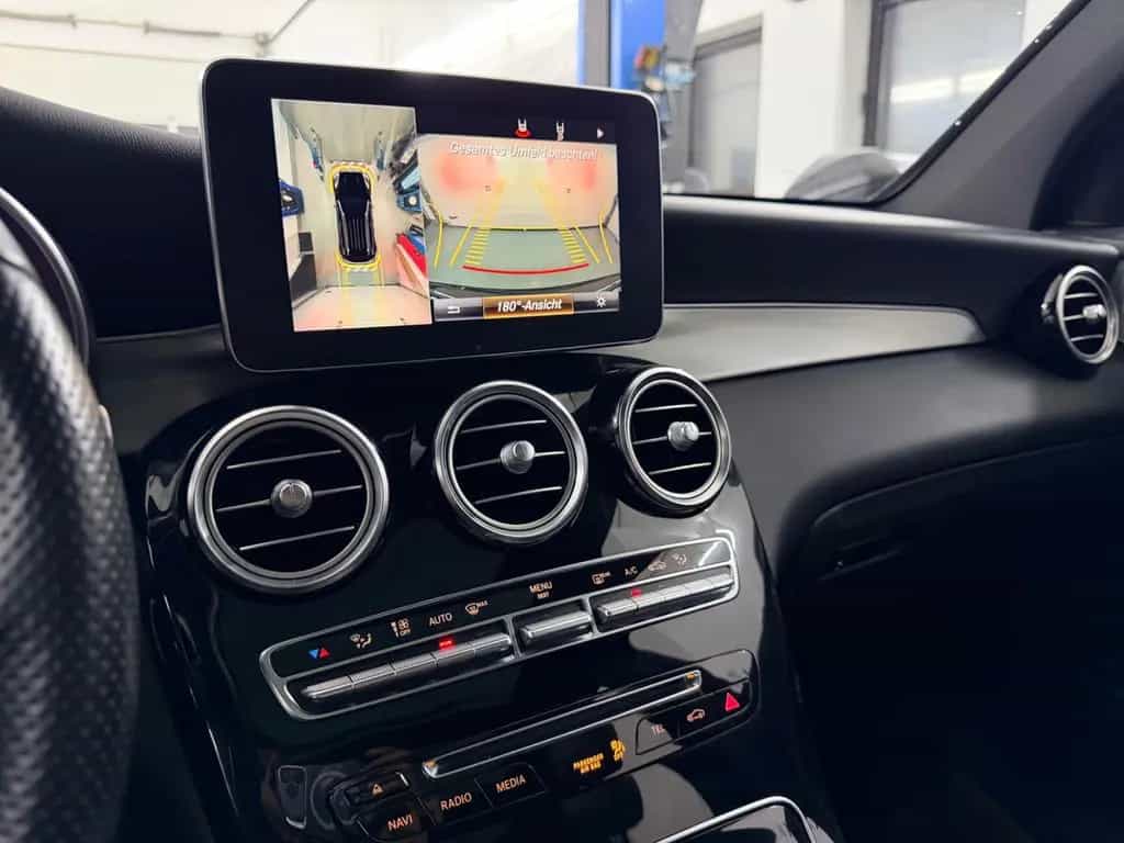 Mercedes-Benz GLC-Class 250d 4Matic*Pano*AHK*Memory Sitze 03/2016-photo-37