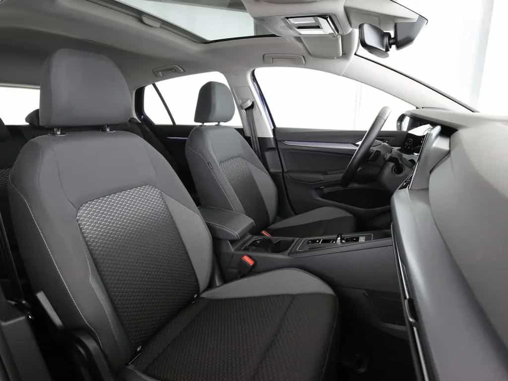 Volkswagen Golf VIII 1.5 eTSI Active LED Navi Head-up Pano 12/2022-photo-17