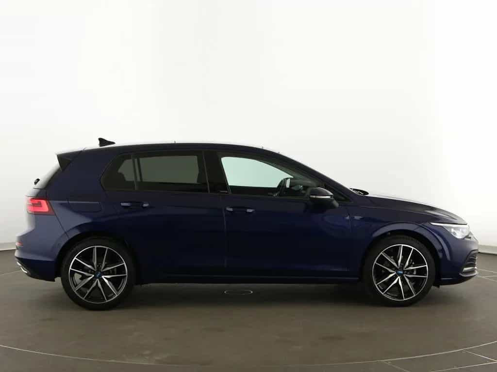 Volkswagen Golf VIII 1.5 eTSI Active LED Navi Head-up Pano 12/2022-photo-8