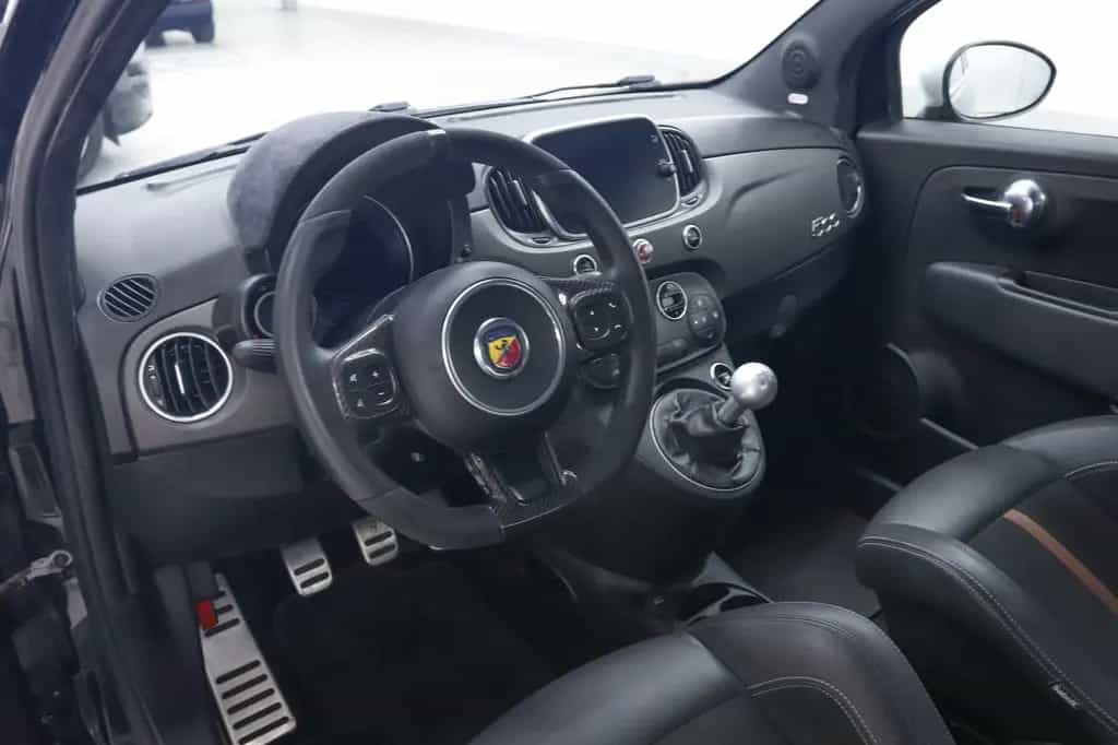 Abarth 695 70th anniversario Limited Edition Sabelt 12/2020-photo-10