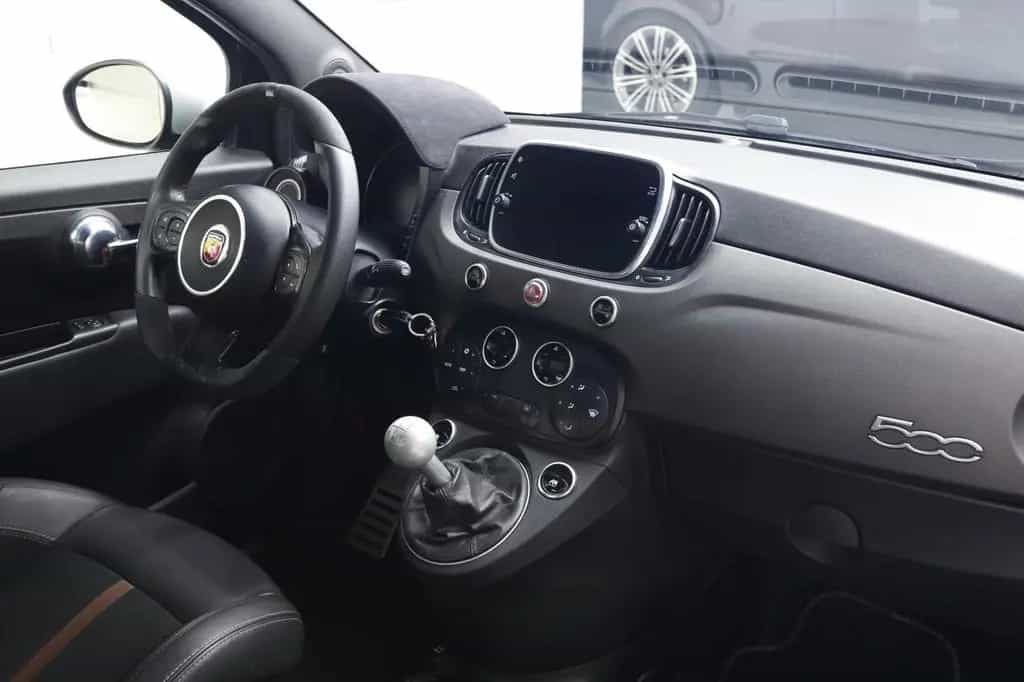 Abarth 695 70th anniversario Limited Edition Sabelt 12/2020-photo-11