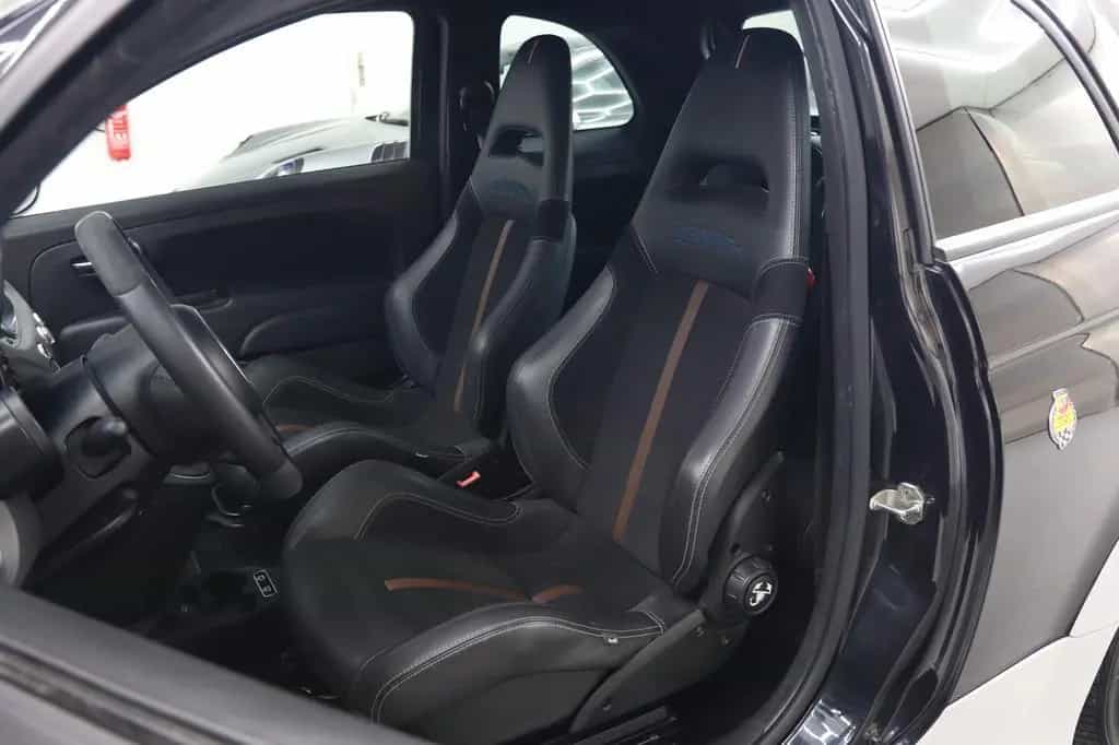 Abarth 695 70th anniversario Limited Edition Sabelt 12/2020-photo-13